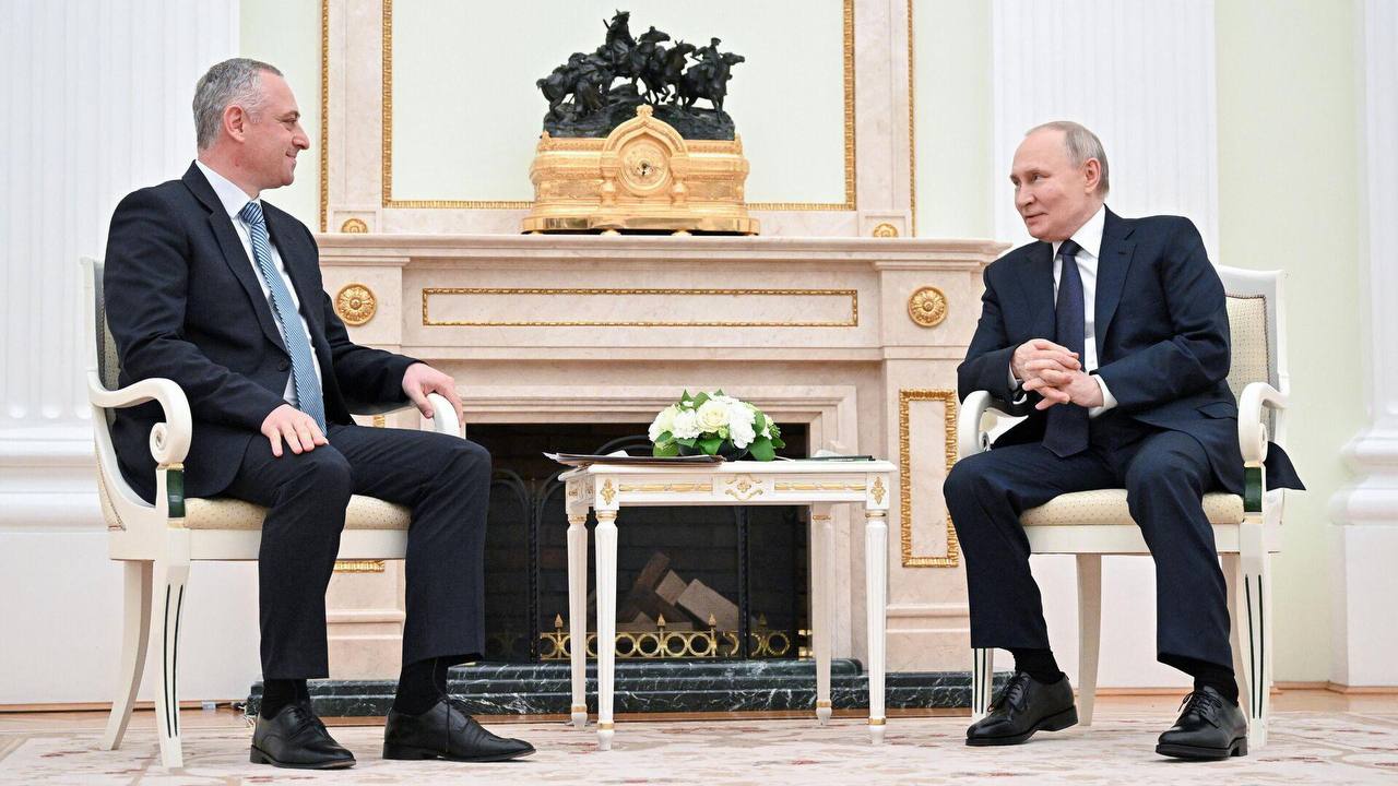 Бадра Гунба встретится с Владимиром Путиным в Москве 10 мая в Москве состоится двусторонняя встреча Президентов Абхазии и России - Бадры Гунба и Владимира Путина. Это будет вторая личная встреча лидеров двух государств в текущем году. Бадра Гунба и Владимир Путин обсудят широкий круг вопросов двустороннего сотрудничества. Накануне, 9 мая, по приглашению Президента Российской Федерации Владимира Путина Бадра Гунба примет участие в параде Победы на Красной площади в Москве. Подписаться