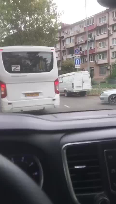 ДТП с мотоциклом и автомобилем в Белгороде: пострадавшая девушка госпитализирована