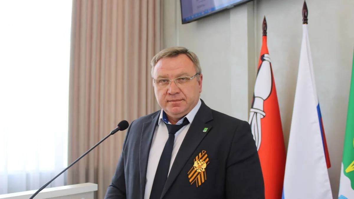 Артем Зимоглядов официально возглавил Поворинский район Воронежской области Совет народных депутатов Поворинского района Воронежской области избрал главой муниципалитета Артема Зимоглядова. Он вступит в должность 6 мая. Срок его полномочий — до сентября 2027 года. Об этом сообщили в правительстве региона. Фото: предоставлено правительством Воронежской области Подписывайтесь на «Ъ-Черноземье»