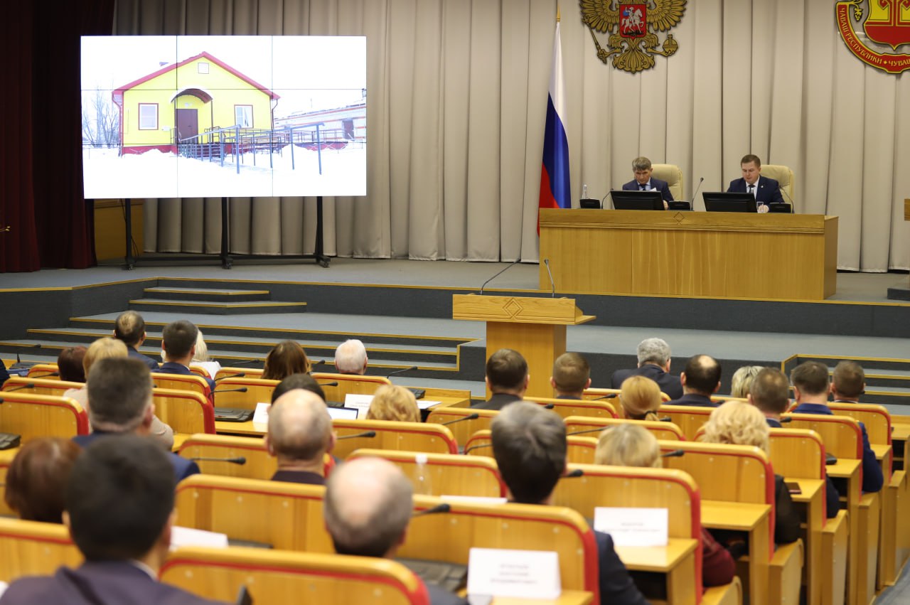 Освобожденный от должности вице-премьера – министра здравоохранения Чувашии Владимир Степанов также сообщил, что продолжит работу в команде Олега Николаева. «Принимаемся за выполнение новых масштабных задач и реализацию Комплексной программы социально-экономического развития Чувашской Республики, направленной на ускоренное развитие региона и улучшение качества жизни наших граждан. Искренне благодарю за оказанное доверие и неизменную поддержку!» - отметил Владимир Степанов.