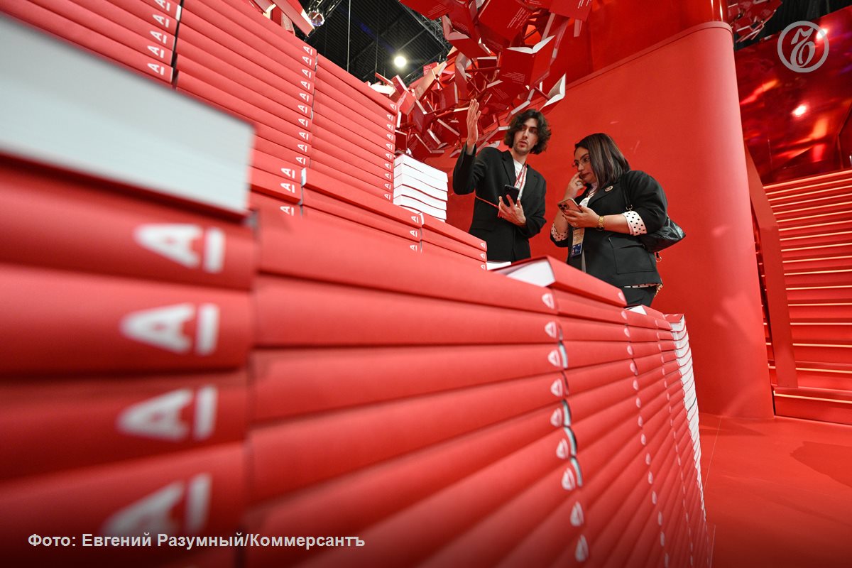 Как стало известно Ъ Альфа банк приобретает у холдинга SFI лизинговую компанию Европлан Сегодня утром SFI и сама компания раскрыли ряд сообщений которые свидетельствуют о продаже пакета в 87 5 акций Европлана Альфа банку По информации Ъ в дальнейшем Альфа банк консолидирует 100 ЛК Европлан Источники Ъ близкие к сторонам сделки указывают что ее сумма составит 65 млрд руб за 100 акций компании Это станет крупнейшим приобретением Альфа банка и крупнейшей сделкой на лизинговом рынке говорит один из собеседников Ъ Сам Альфа банк уже владеет крупным лизинговым активом топ 3 на рынке лизинга Альфа Лизингом Получить комментарии Альфа банка и Европлана на момент публикации не удалось Ъузнал