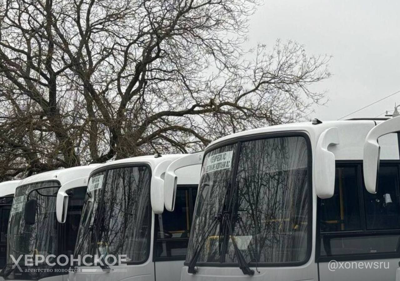 В Херсонской области открыли пять новых автобусных маршрутов  Жители Херсонской области просили увеличить количество автобусных рейсов между населенными пунктами. Поэтапно открывается больше новых маршрутов общественного транспорта, включая 15-км зону, отметил губернатор Владимир Сальдо.  Также совсем скоро начнет работу маршрут Новотроицкое — Вознесенка. График движения автобусов можно узнать у диспетчеров автовокзалов.  Читать полностью     , VK и ОК