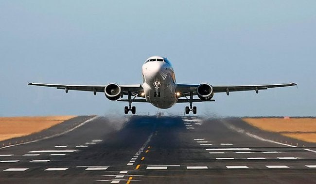 Внутренний пассажиропоток в России снизился В первом полугодии 2025 года российские авиакомпании перевезли 50,8 млн человек — на 0,8% меньше, чем за тот же период 2024 года. На внутренних линиях — 38,1 млн пассажиров –1,7% , на международных — 12,7 млн +2,2% , в том числе за пределы СНГ — 8,1 млн +8,3% . Лидеры по числу перевезённых пассажиров являются Аэрофлот, Победа, S7, Россия и Уральские авиалинии.