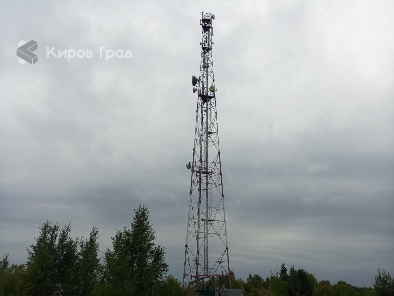 Больше голосов больше шансов получить доступ в интернет Около 1600 жителей нашей области поучаствовали в голосовании по результатам которого определятся населённые пункты где в 2026 году появятся устойчивая мобильная связь и интернет По данным регионального правительства сейчас в голосовании лидируют с Белая Фаленского района и д Бабичи Слободского района Люди могут выбирать только те деревни и села в которых они прописаны Приём голосов завершится 9 ноября Kirov grad