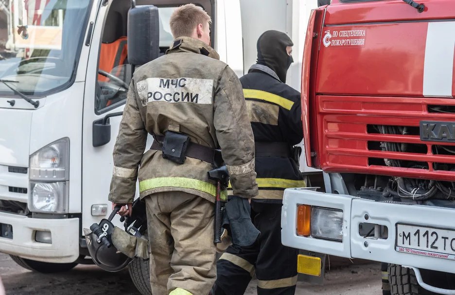 МЧС предупредило о высокой пожароопасности на Кубани в выходные  В субботу, 31 мая, а также в течение суток 1 июня местами в северо-восточных районах региона ожидается высокая пожароопасность 4 класса. Об этом сообщает пресс-служба ГУ МЧС России по Краснодарскому краю.  Жителям напоминают о вероятности возрастания пожаров во время засухи. Запрещается пользоваться открытыми источниками огня вблизи сухой травы и поваленных деревьев.