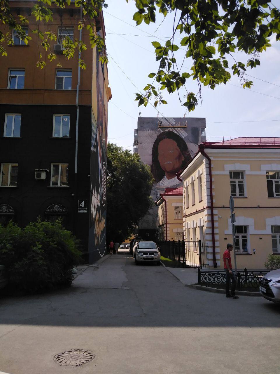 В Новосибирске рядом с Музеем Кондратюка создают огромный портрет космонавта Анны Кикиной.   В 2023 году в её честь назвали Большой новосибирский планетарий.  Фото: Новосибирск с огоньком