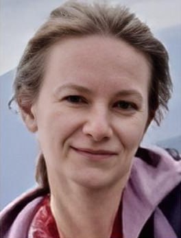 Туристка из Челябинской области потерялась на Большом Иремеле Её ищут третий день 43 летняя Полина Захарова начала подниматься на вершину ещё 18 октября после этого на связь не выходила Спасатели и добровольцы ведут поиски