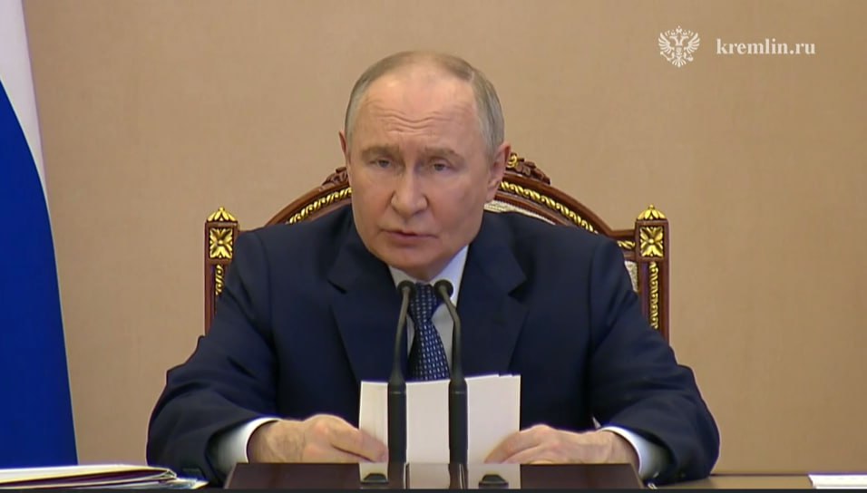 ОБНОВЛЕНИЕ В СУДЕБНОЙ СИСТЕМЕ СТАВРОПОЛЬЯ Президент России подписал указ №397 о назначении новых судей в Ставропольском крае. Документ был утвержден 12 июня 2025 года. Кто пополнил судейский корпус региона? • Андрей Каплаухов — судья Ставропольского краевого суда • Евгений Баскин — заместитель председателя Ессентукского городского суда • Александр Мигалко — судья Советского районного суда • Станислав Донских — судья Шпаковского районного суда Изменения затронули как краевой уровень, так и районные суды Ставрополья.
