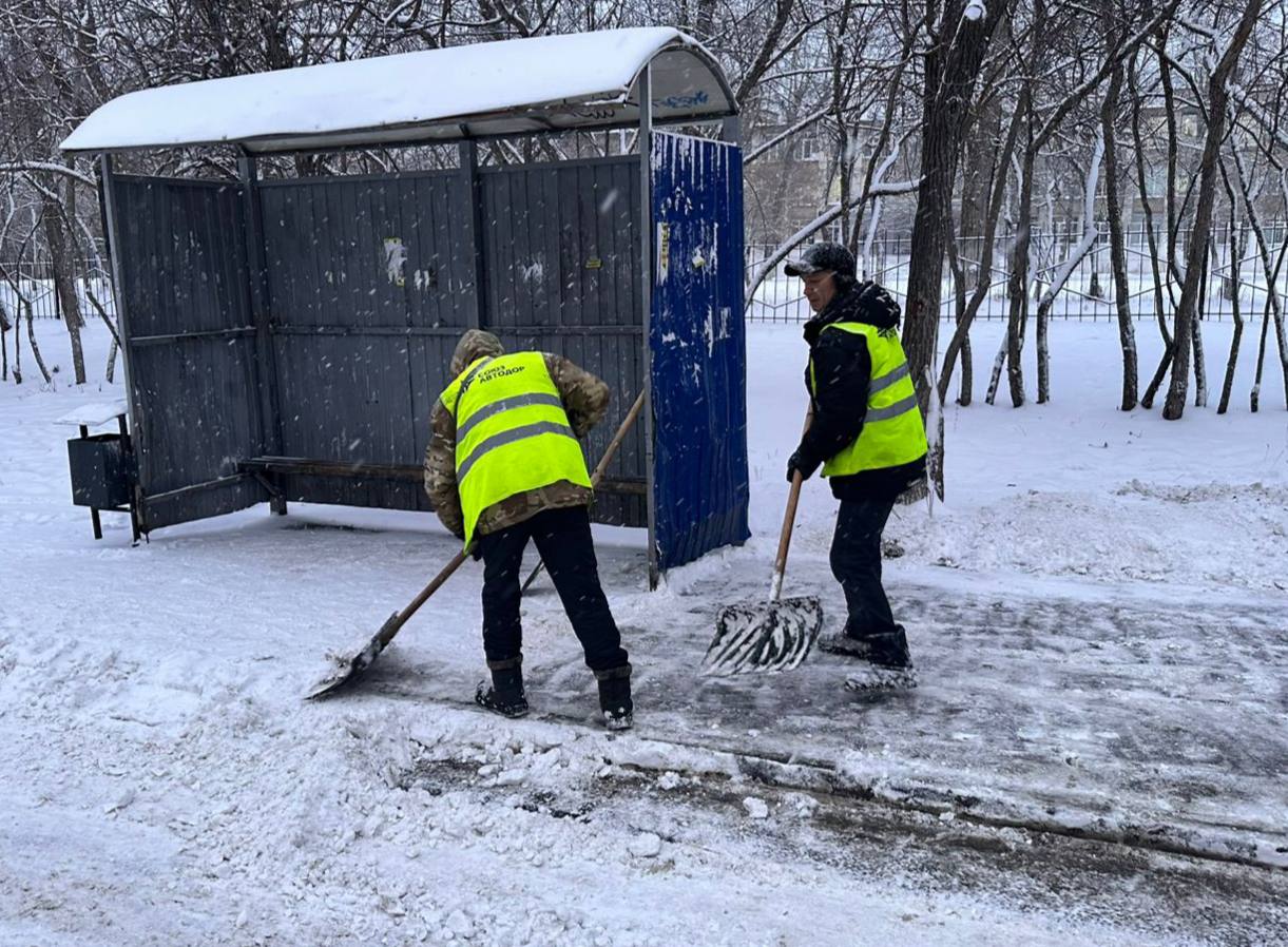 ‍ В Челябинске в период новогодних каникул будут дежурить сотрудники ЖКХ  В период новогодних каникул, с 29 декабря по восьмое января, в Челябинске будет организовано дежурство сотрудников управления жилищно-коммунального хозяйства. Им предстоит оперативно реагировать на сообщения жителей.