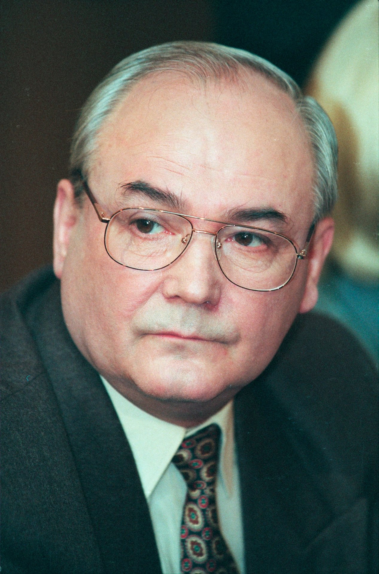 Умер актер и режиссер Всеволод Шиловский Артисту было 87 лет На счету Всеволода Шиловского более 150 работ в кино и сериалах Самые известные Каменская Интердевочка Дело чести Естественный отбор Трюкачи Две судьбы Голубая кровь Сыщики и многие другие Причина смерти пока неизвестна