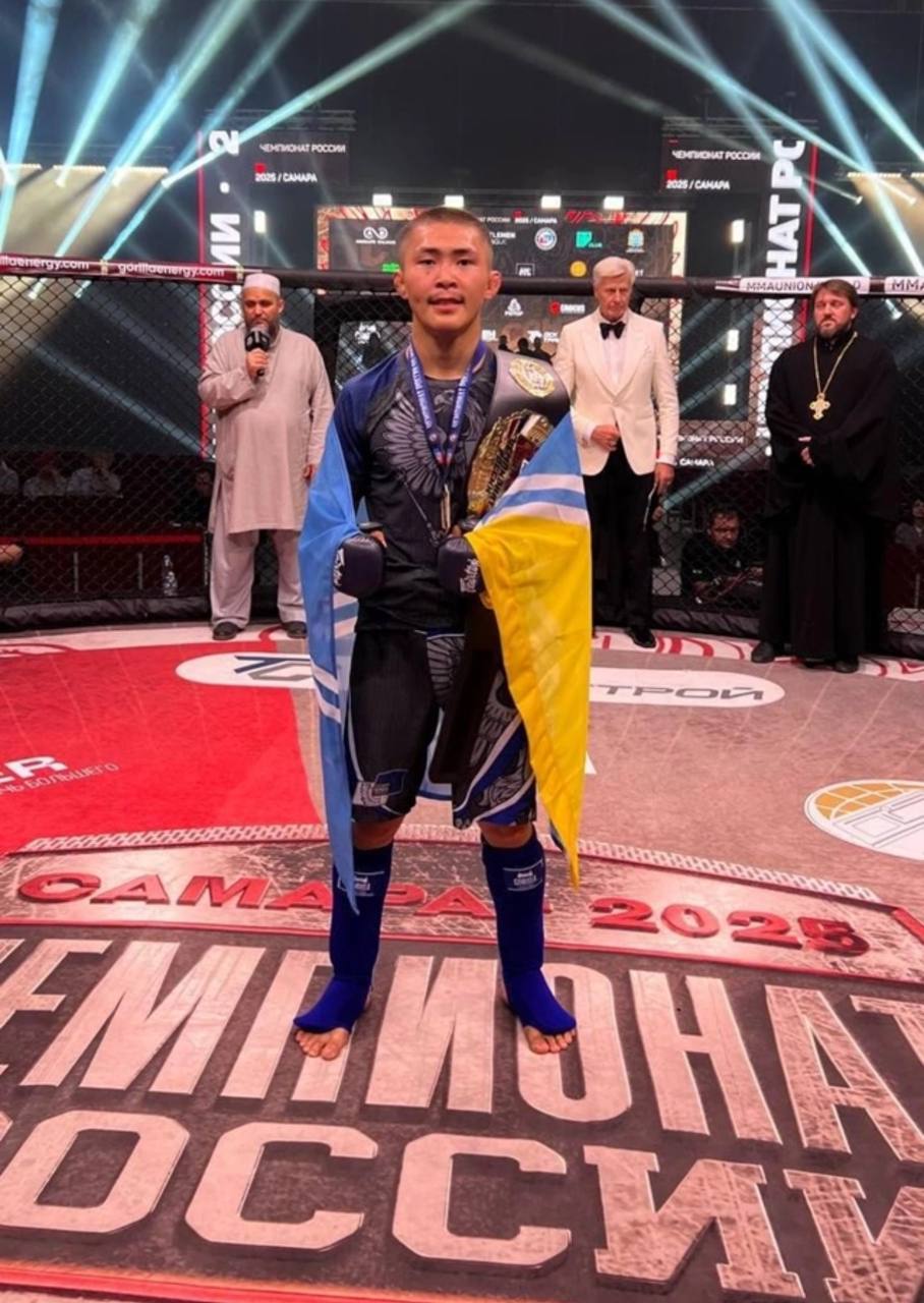 Тувинский спортсмен Очур Бырыннай завоевал титул Чемпиона России по ММА в Саратове Чемпионат собрал лучших бойцов страны, стал настоящим праздником для всех поклонников данного вида спорта. Спортивная общественность отмечает, подобное достижение требует огромных усилий, упорства и настойчивости. Стать чемпионом — это не только знак мастерства и таланта, но и результат серьёзной работы и преданности делу.