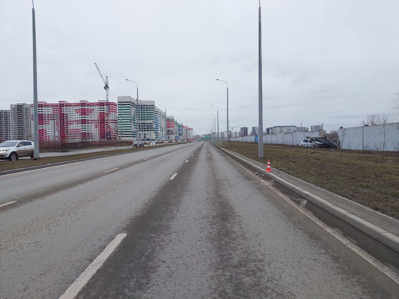 1743 ru Новости Оренбурга Влетел в бетонное ограждение в ДТП в Оренбурге пострадали 2 человека В Оренбурге на ул Рокоссовского произошло ДТП с пострадавшими По данным пресс службы регионального УМВД водитель Рено не справился с управлением и съехал с дороги машина влетела в бетонное ограждение Пострадали два пассажира их увезли в больницу Полицейские разбираются в обстоятельствах аварии Фото УМВД по Оренбургской области