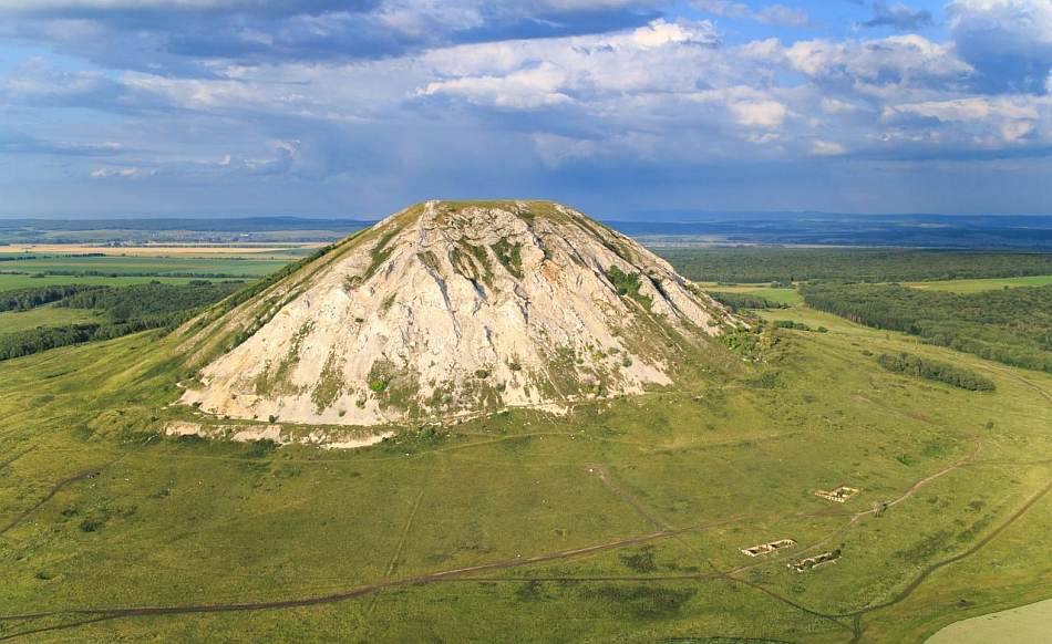 На горе Торатау у туриста произошёл сердечный приступ. Очевидцы вызвали экстренные службы, но спасти мужчину не удалось. Подписаться Прислать новость