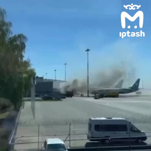 В Казани задымился автобус в аэропорту, пострадавших нет