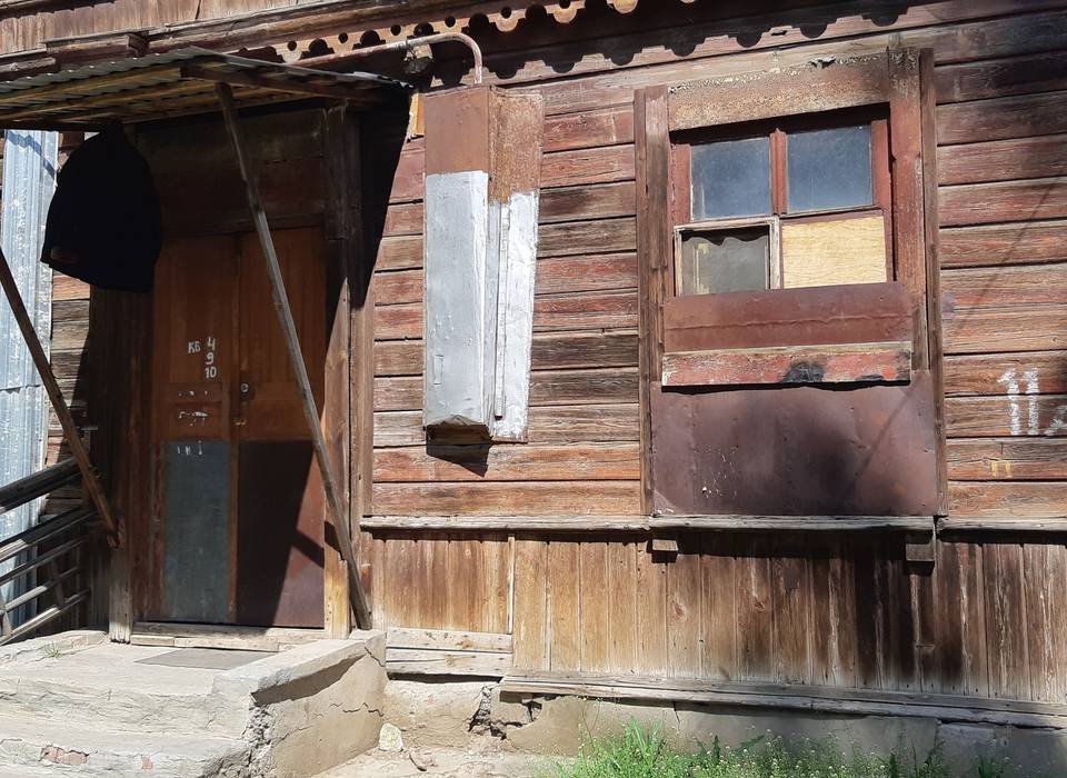 Дом XIX века в Ворошиловском районе Волгограда признали аварийным Госжилнадзор сообщил, что здание по улице Пугачевской,11А подлежит реконструкции. Судьба дома-памятника долгое время беспокоит местных жителей. В 2021 году здание 1863 года постройки претерпело пожар. Подписаться Перейти на сайт
