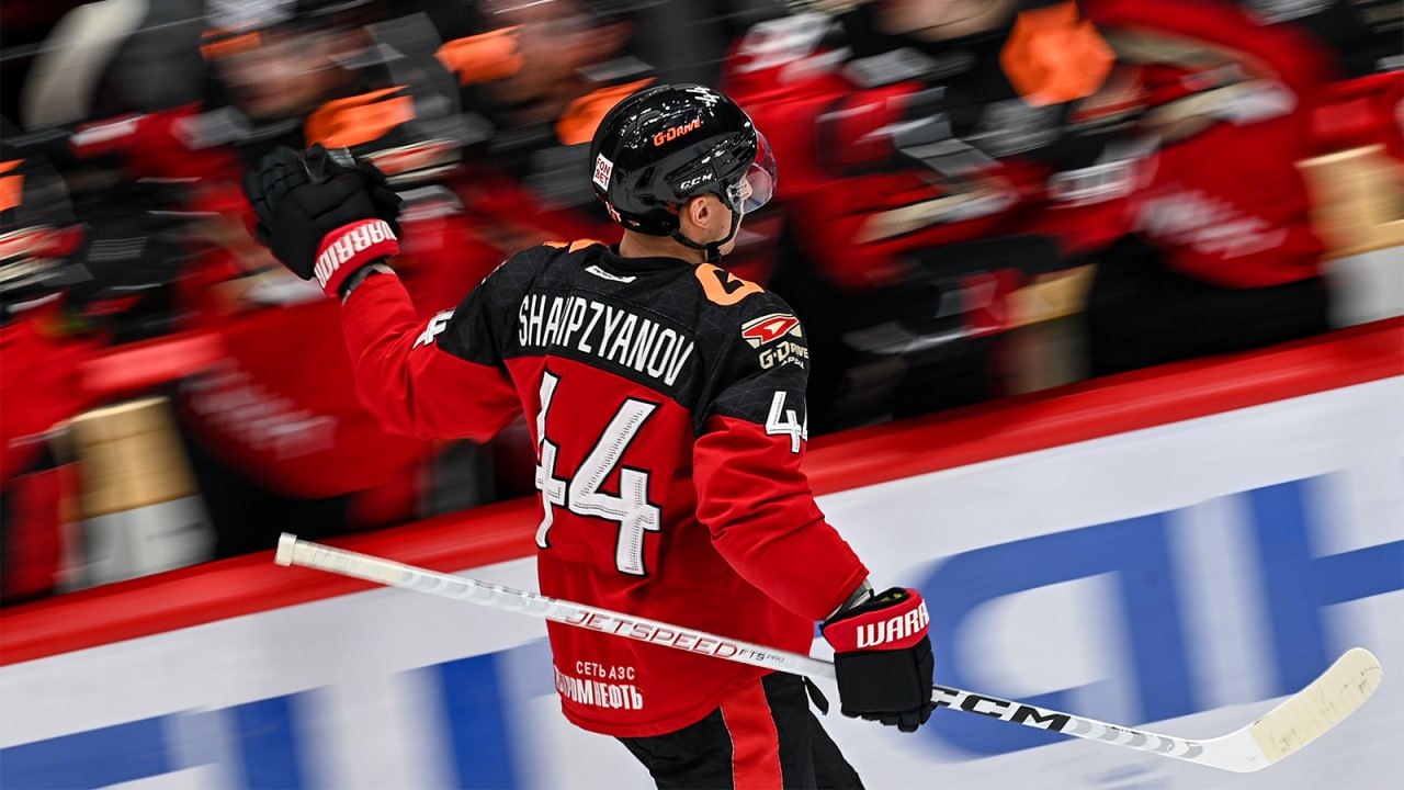 Авангард выиграл у Трактора в гостевом матче регулярного сезона КХЛ со счетом 5 2 В составе победителей хет триком отметился Дамир Шарипзянов который также отдал один голевой пас