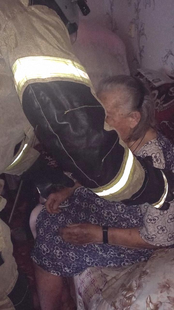 Спасение пенсионера на пожаре в Чите
