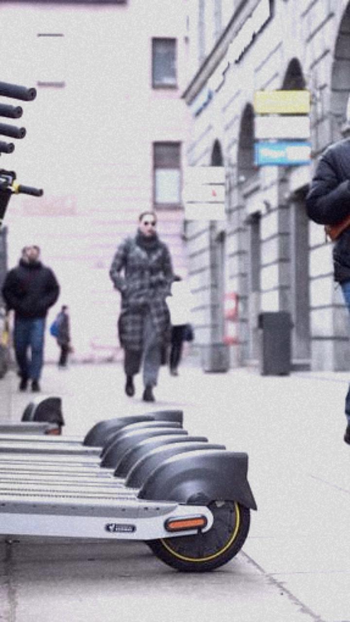 В Петербурге запущена технология против поездок на электросамокате вдвоём