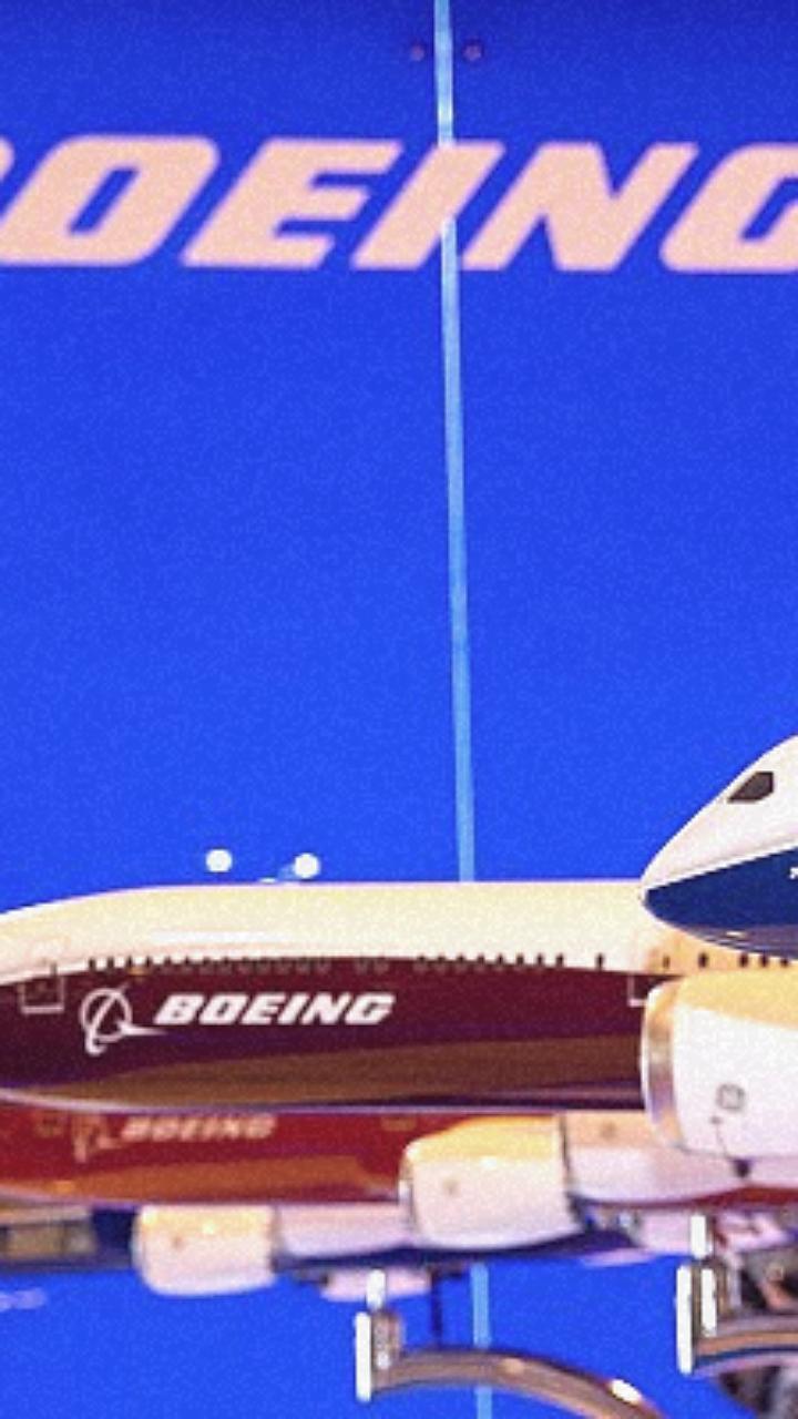 Boeing снижает кредитный рейтинг и сообщает о крупных убытках