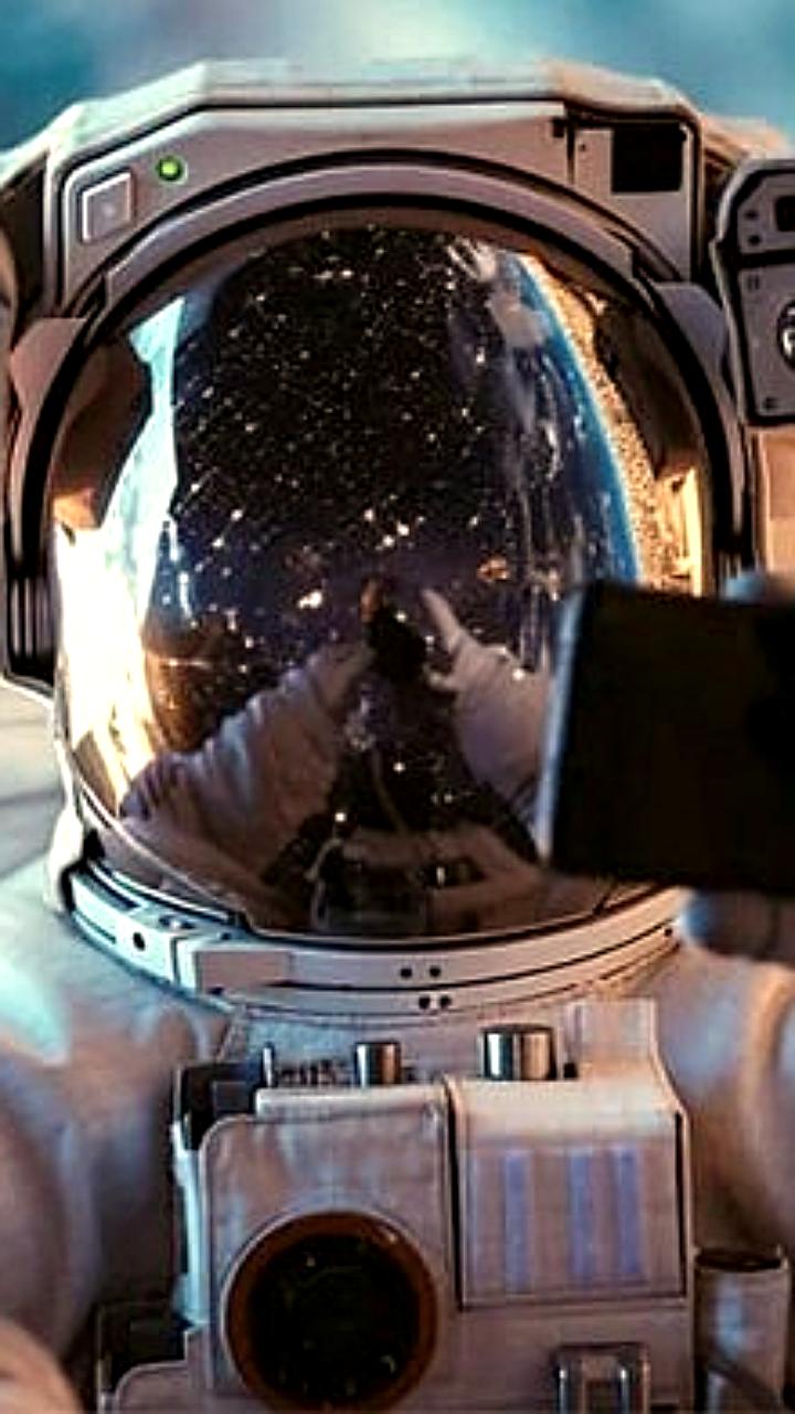 Студенты МАИ создадут научный смартфон для исследования космических тел