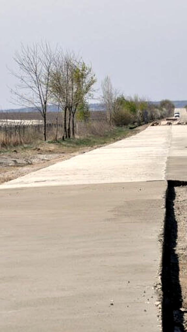 Продолжается ремонт автомобильной дороги в Приморье