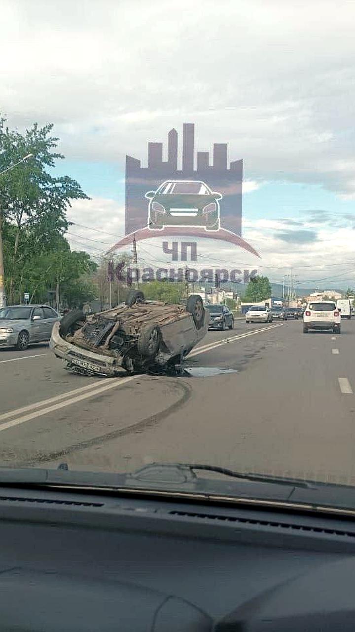 ДТП на Проспекте Михаила Николаева: погиб водитель, движение затруднено