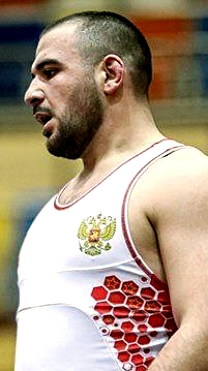 Артем Гобаев в финале чемпионата Европы по вольной борьбе до 23 лет