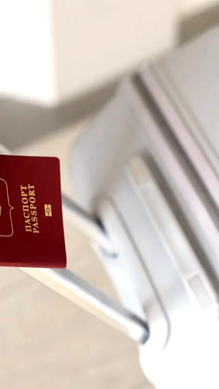 Латвия выдворяет 34 россиян за несдачу экзамена по латышскому