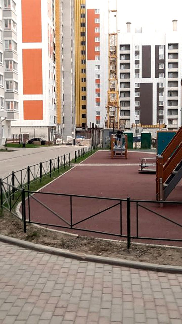 Проблема парковки в центре Волгограда и Владивостоке