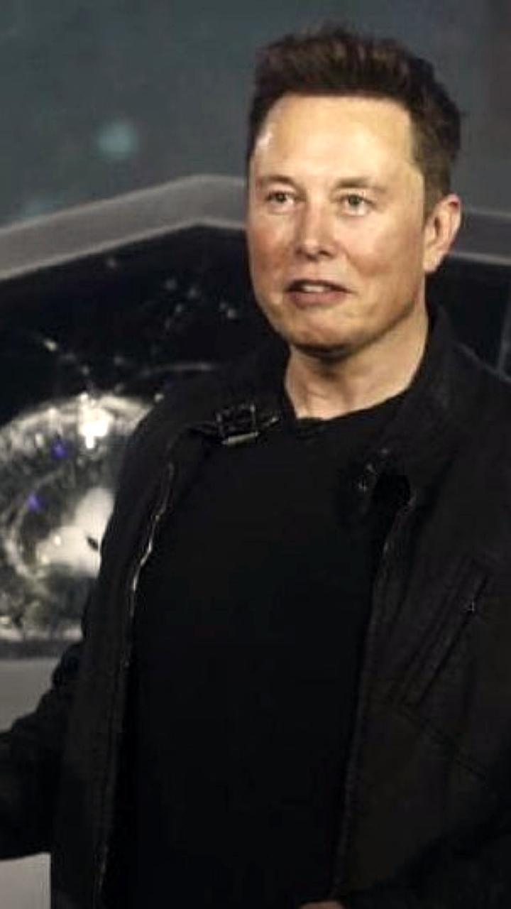 Bloomberg предупреждает о сложном периоде для компаний Маска из-за проблем в Tesla
