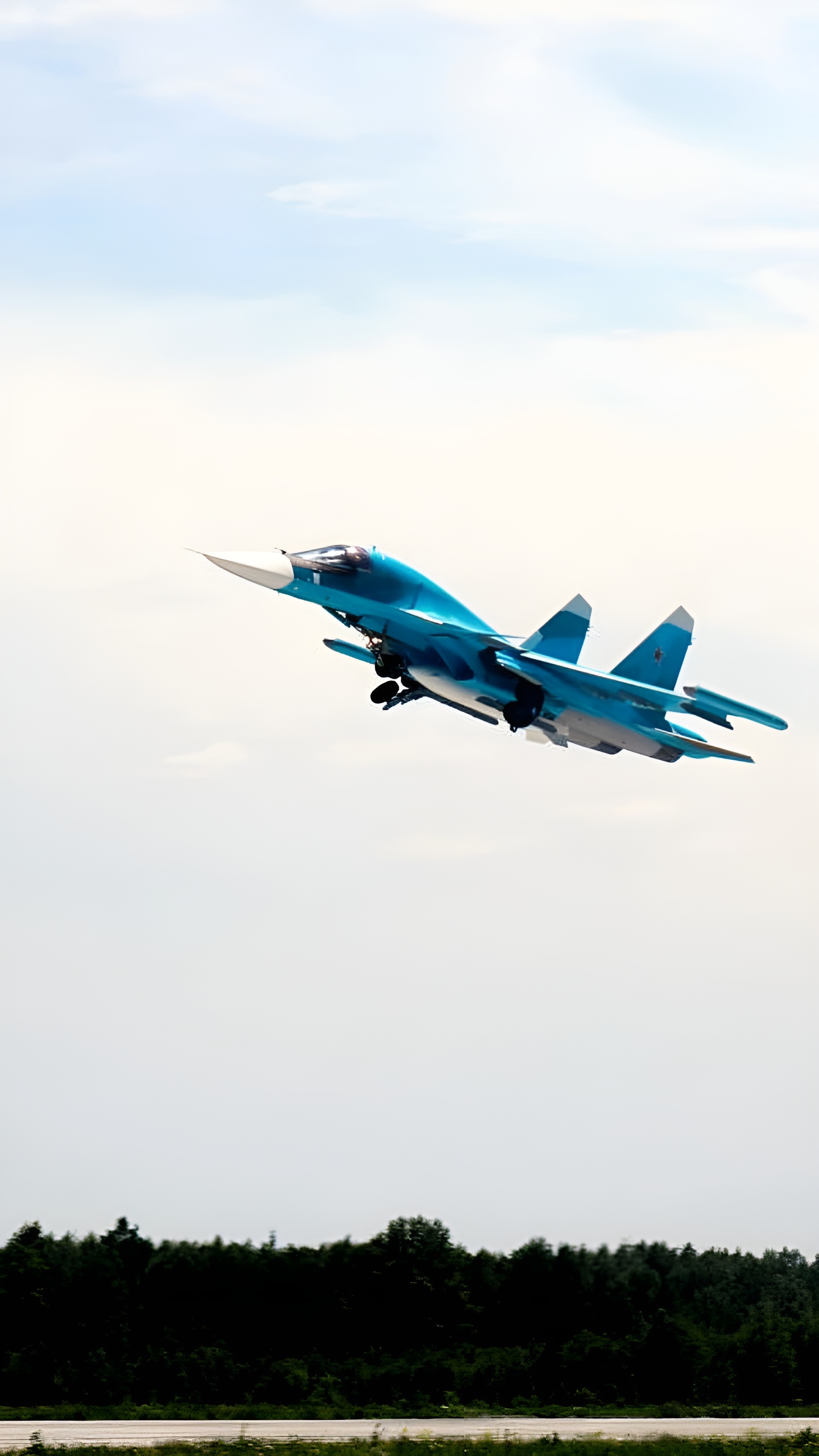 Российские военные получили новые бомбардировщики Су-34