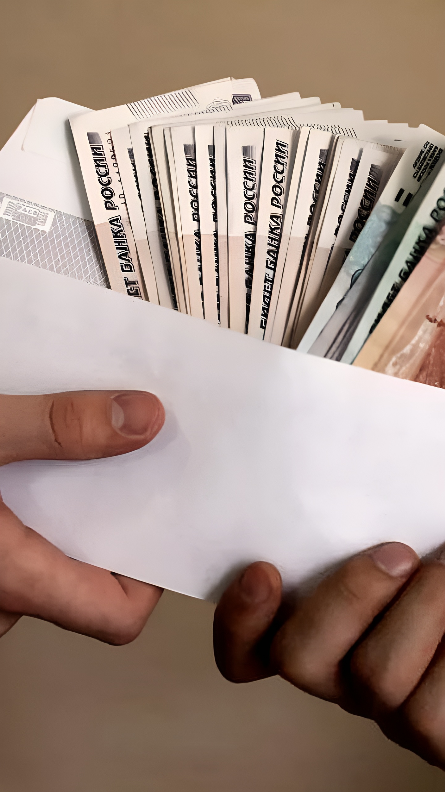 Опрос: поддержка увеличения МРОТ до 48%