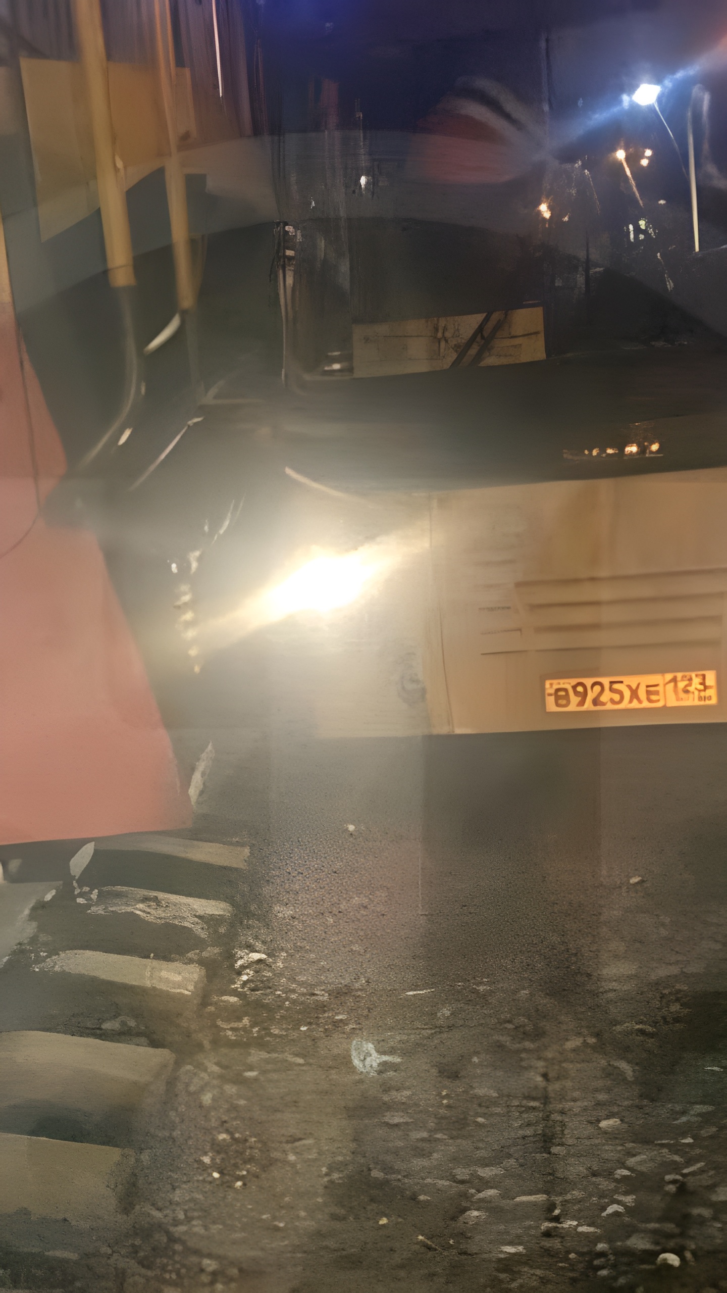 Автобус врезался в поезд из-за приступа эпилепсии водителя