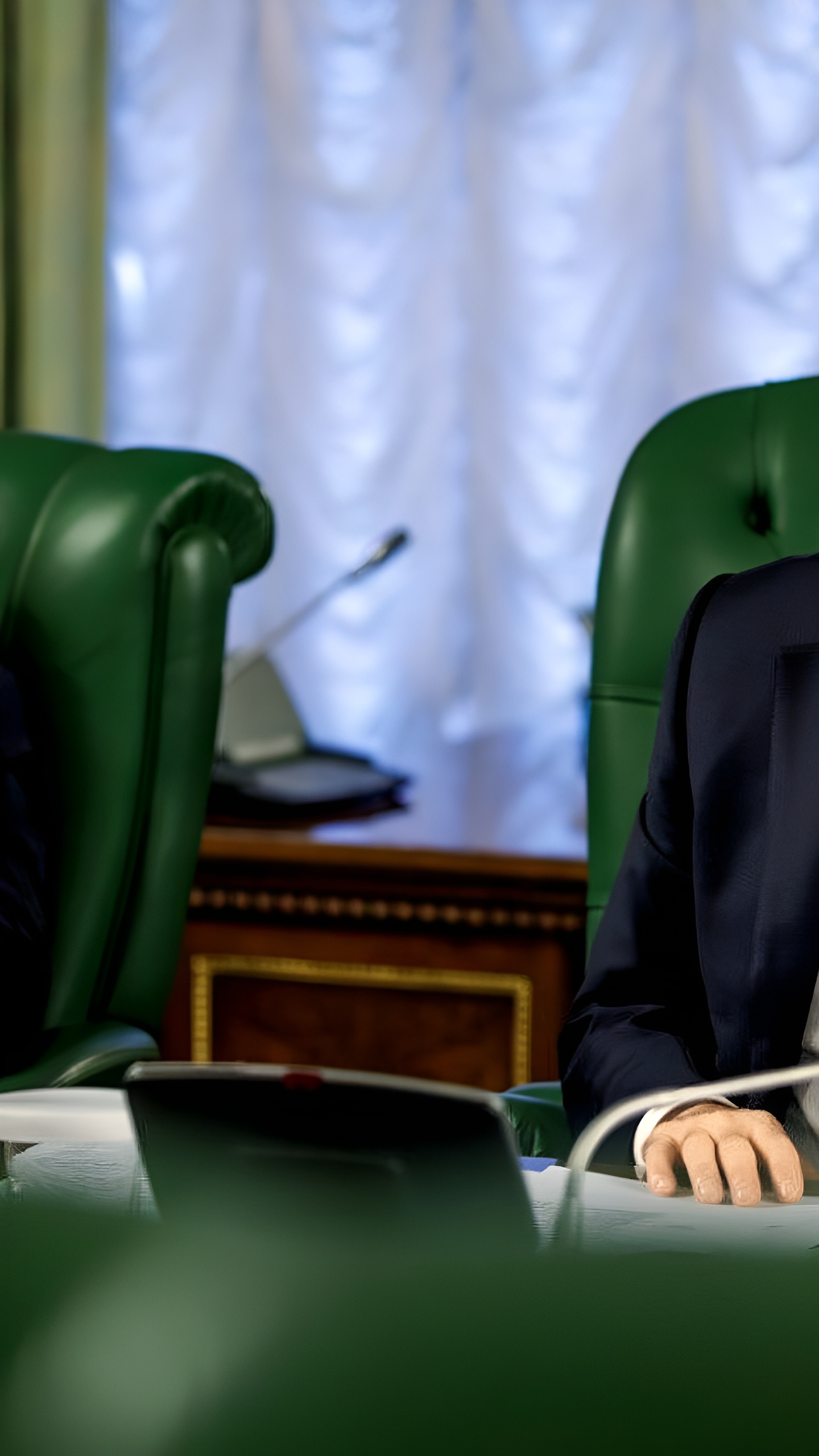 Развитие транспортной инфраструктуры: перенос строительства путепровода и реконструкция аэропорта обсудили с зампредом Правительства России