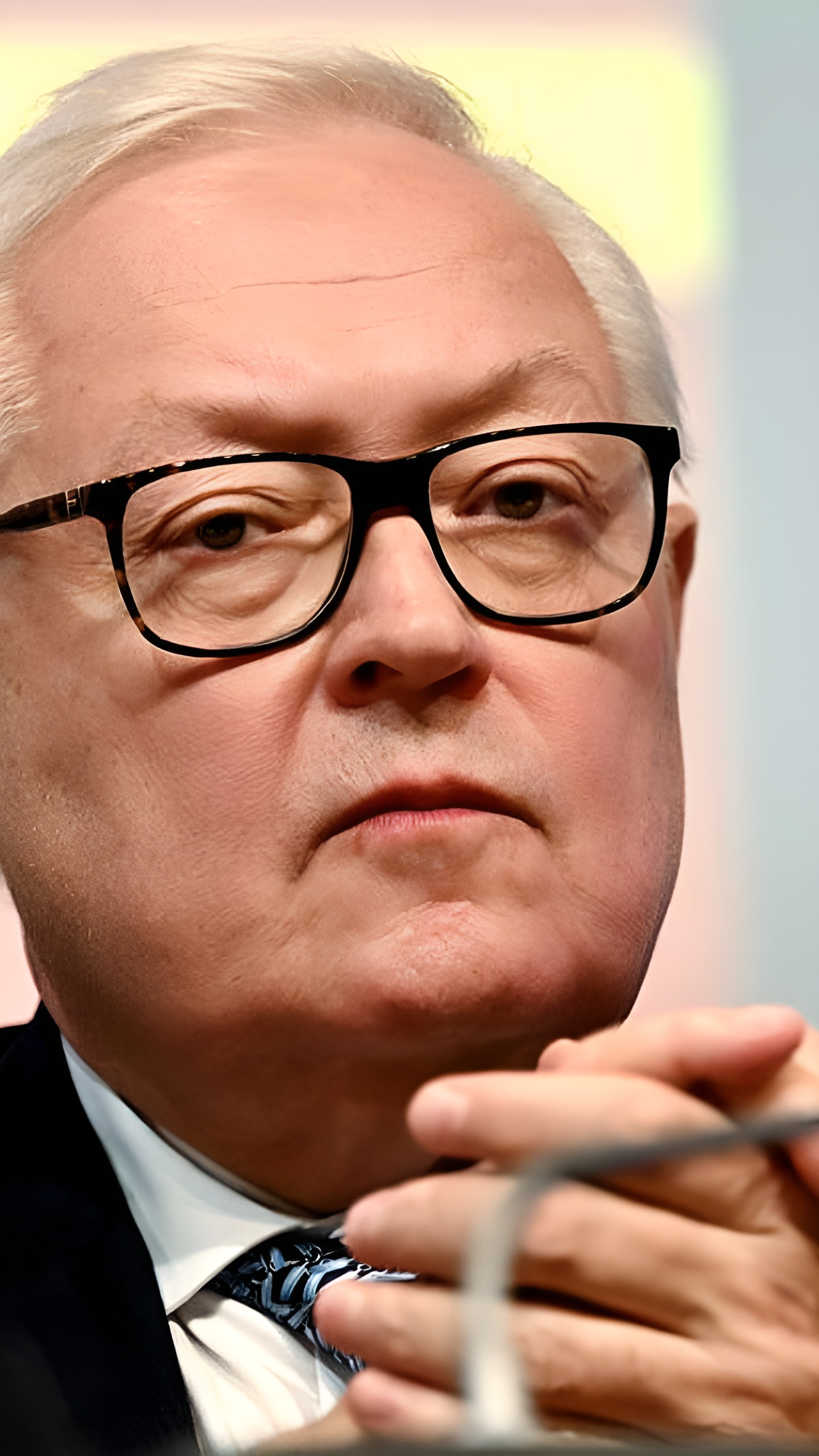 Россия рассматривает понижение уровня дипотношений со странами Запада