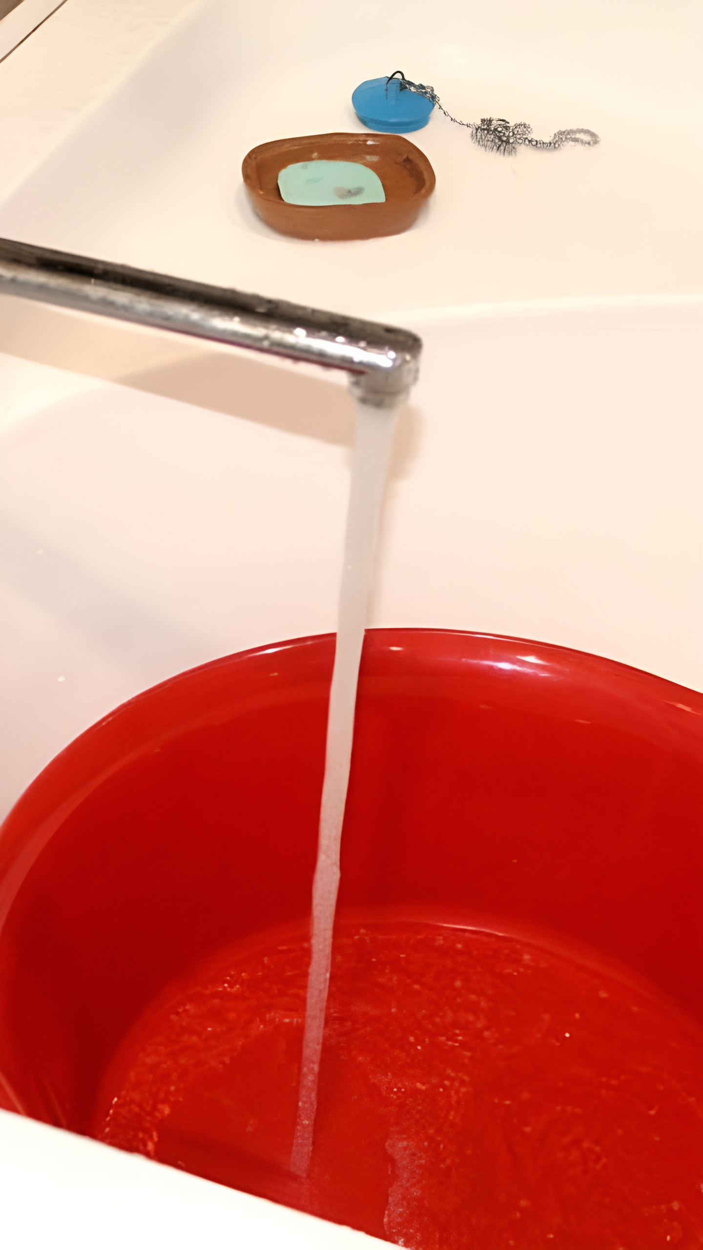 Горячая вода: отключение и возвращение