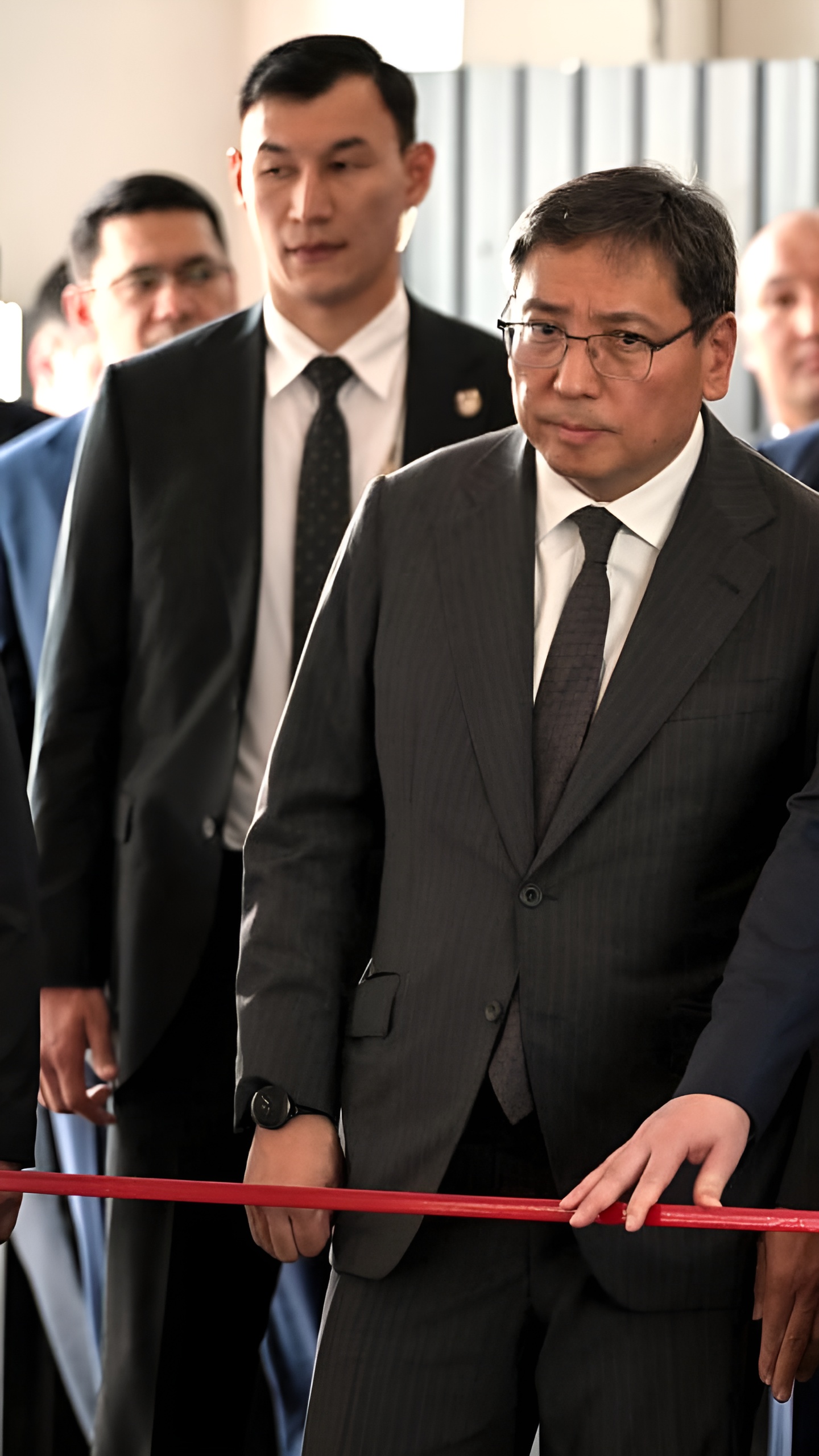 Олжас Бектенов проверил ход строительства резервной системы водообеспечения Алматы