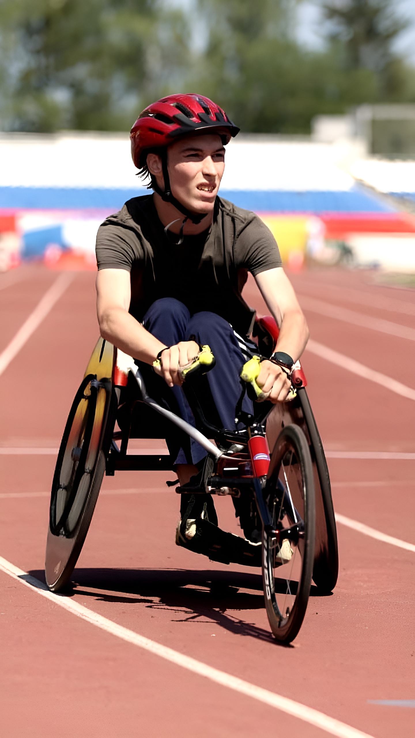 Кирилл Глазырин устанавливает мировой рекорд на чемпионате России по легкой атлетике в Чебоксарах