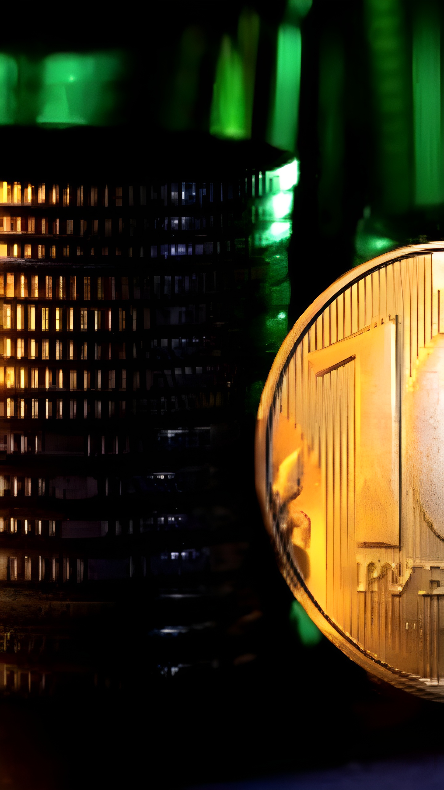 Рубль остается стабильным на фоне повышения ключевой ставки ЦБ до 18%