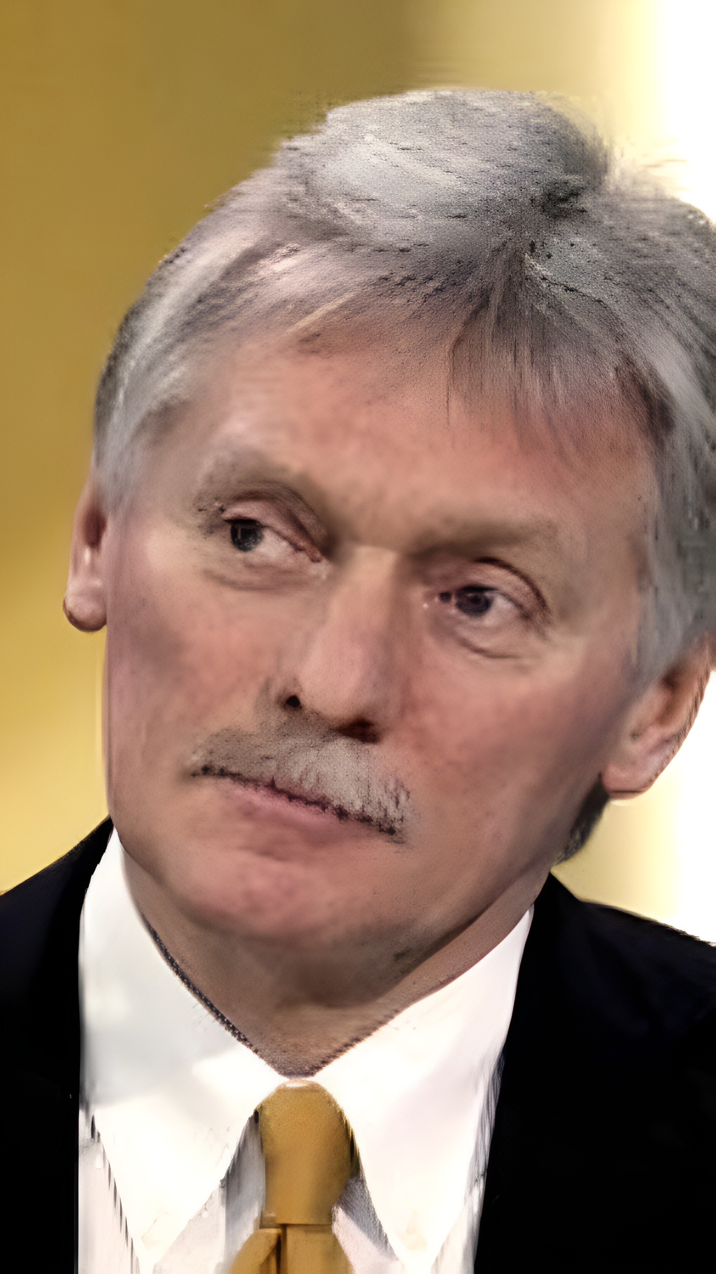 Песков о судьбах эмигрантов: уроки истории для уехавших артистов