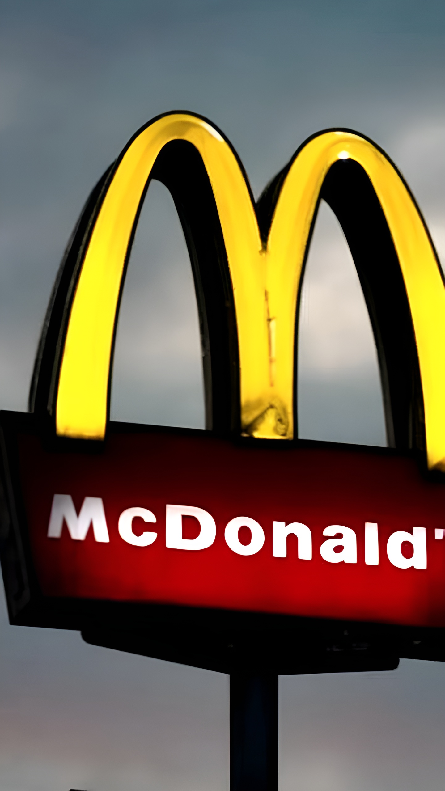 McDonald's сообщает о снижении прибыли на 12% во втором квартале