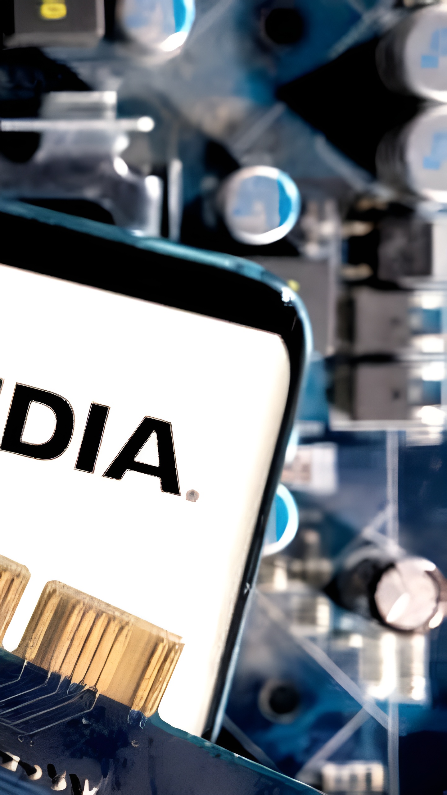 Акции Nvidia продолжают падение, влияя на технологический сектор США