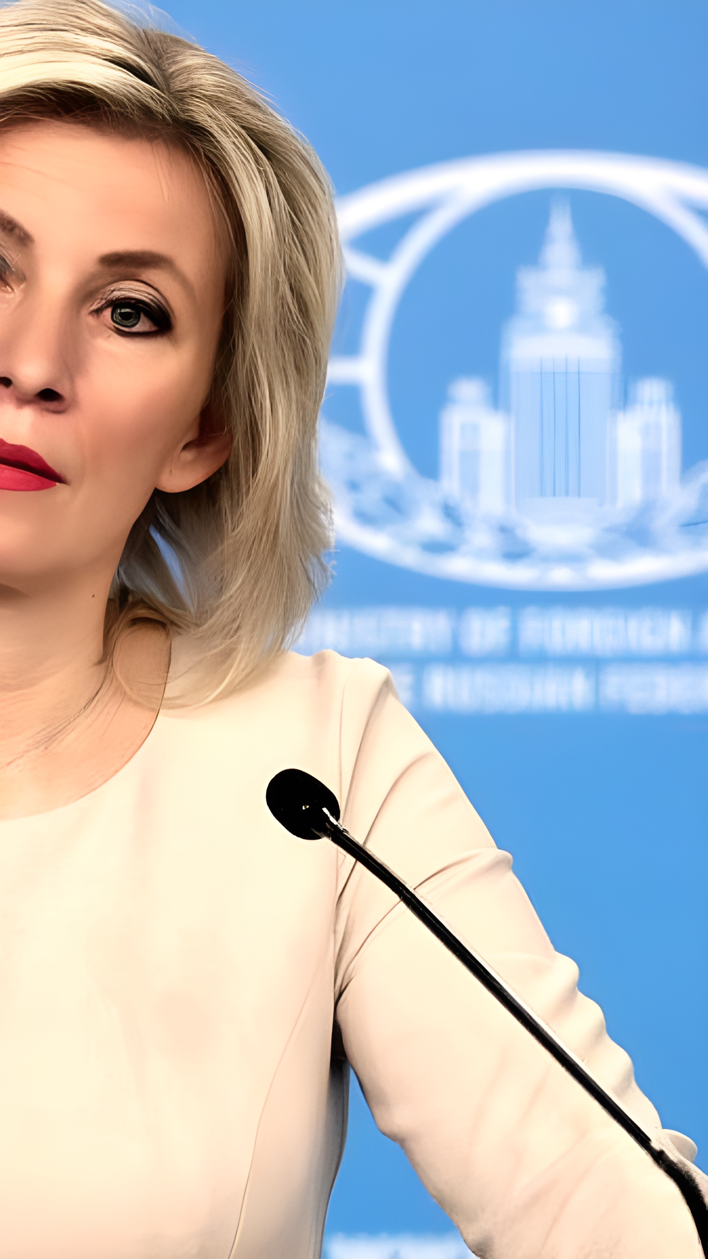 МИД РФ рекомендует россиянам избегать поездок в Ливан