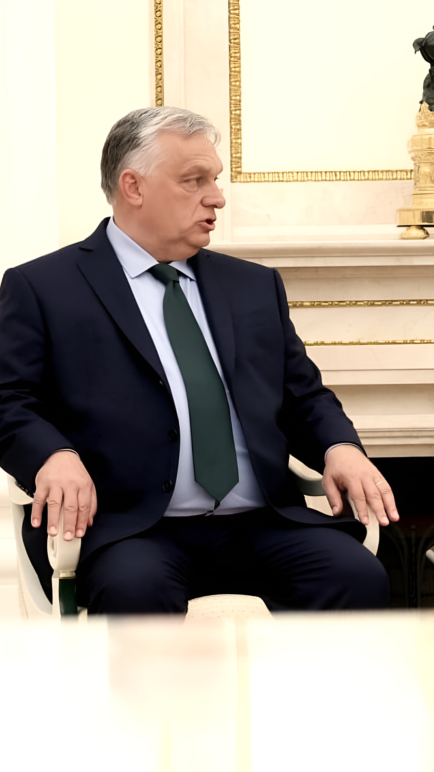 Депутаты Европарламента требуют приостановить участие Венгрии в Шенгенской зоне