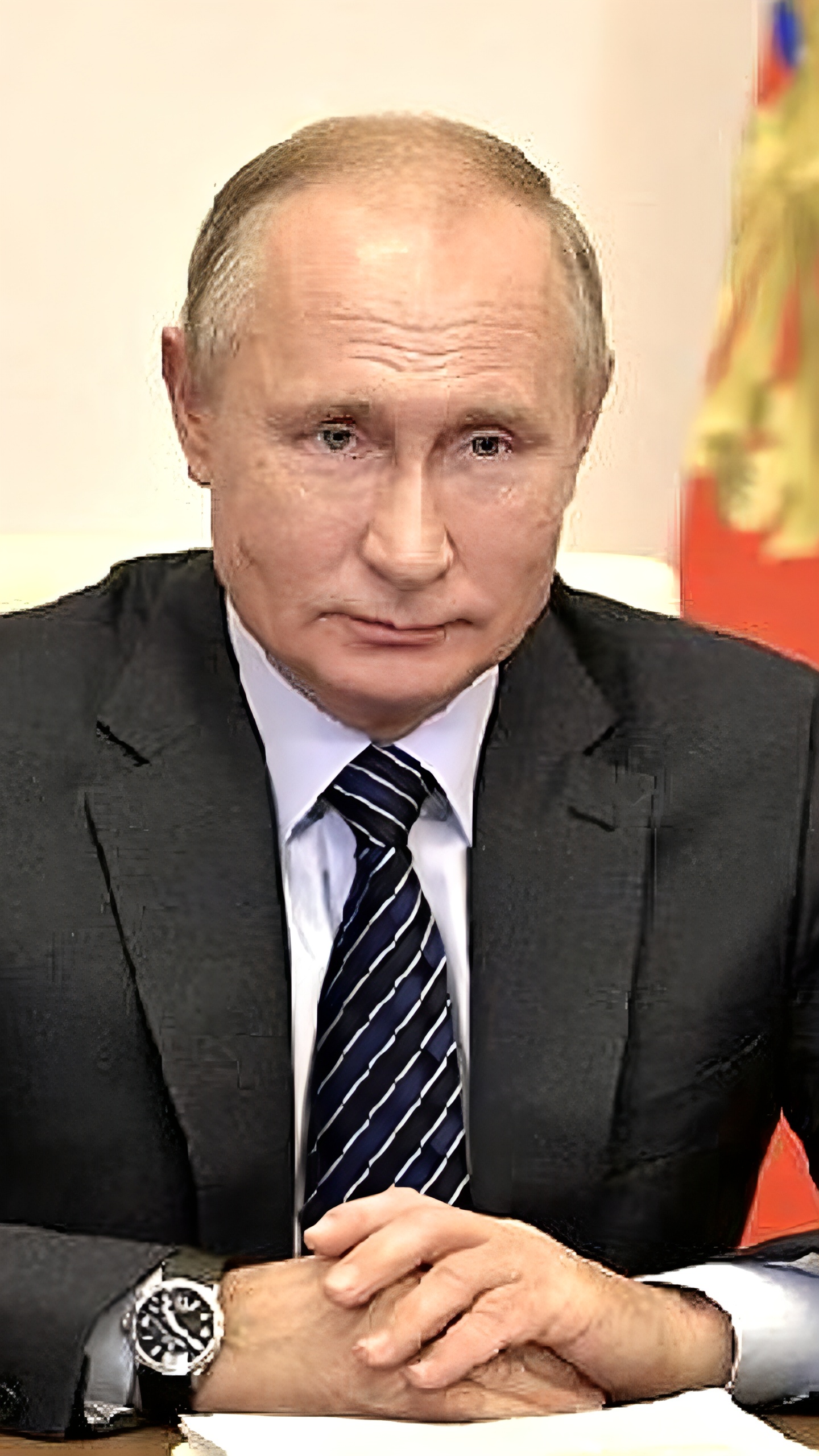 Владимир Путин приветствует участников IX Восточного экономического форума