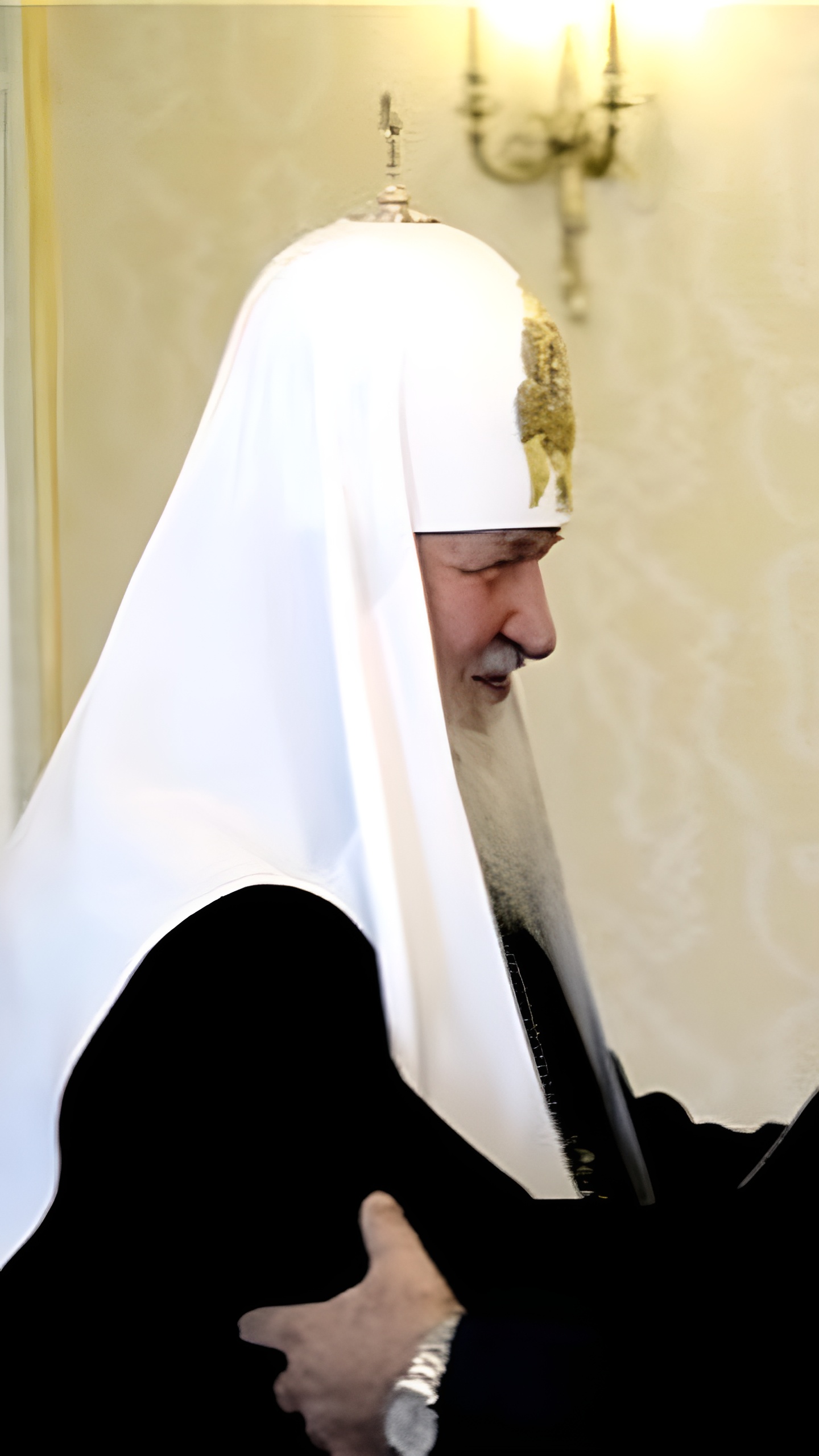 Патриарх Кирилл наградил Аллахшукюра Пашазаде орденом святителя Алексия
