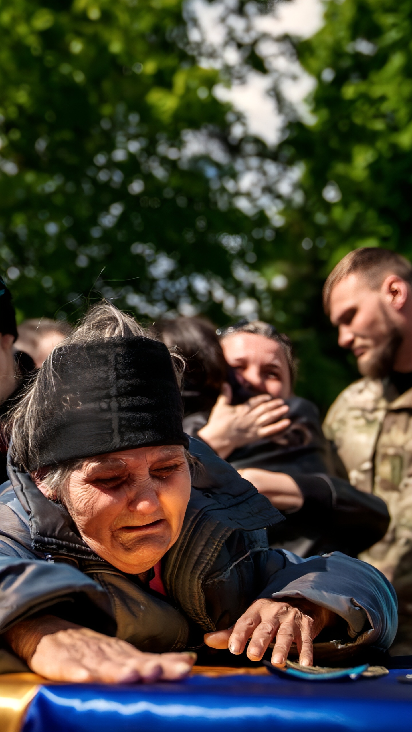 Ракетный удар по Запорожью унес жизни двух человек, включая ребенка