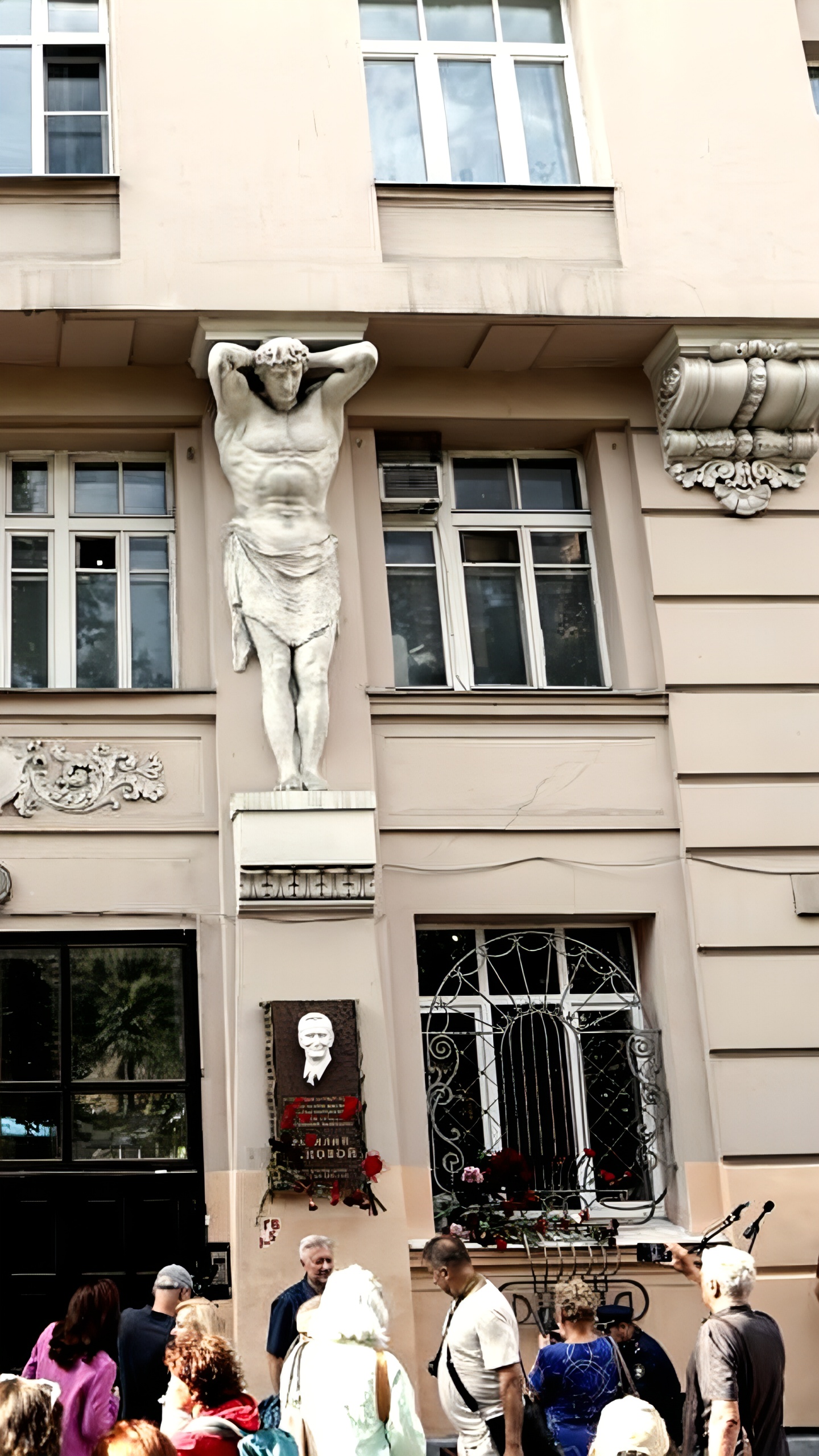 В Москве открыли мемориальную доску народному артисту Василию Лановому