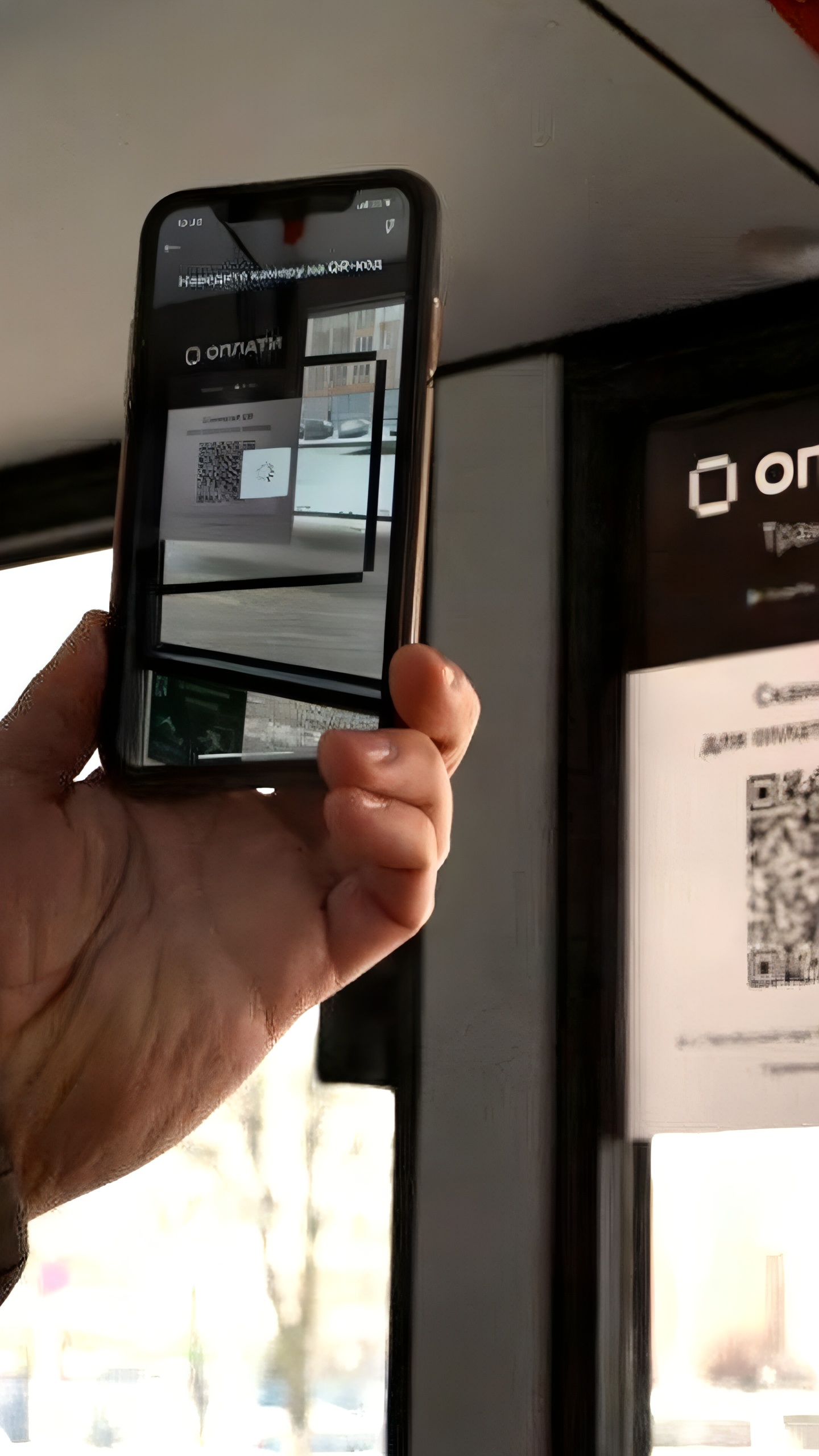 В Омске продлили акцию со скидкой на проезд при оплате QR-кодом до конца года