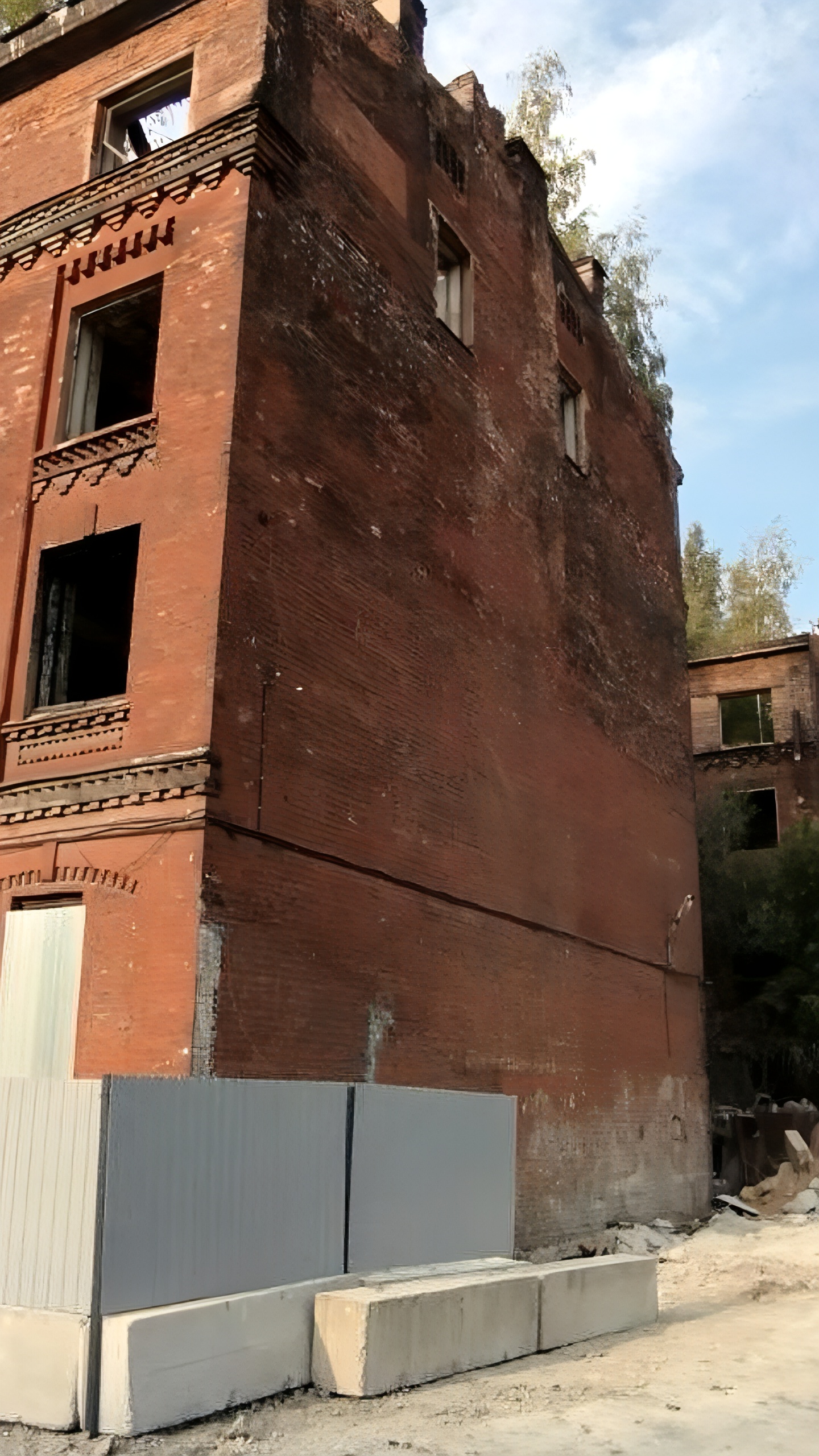 Снос исторических бань братьев Недлер в Петербурге вызывает общественный резонанс